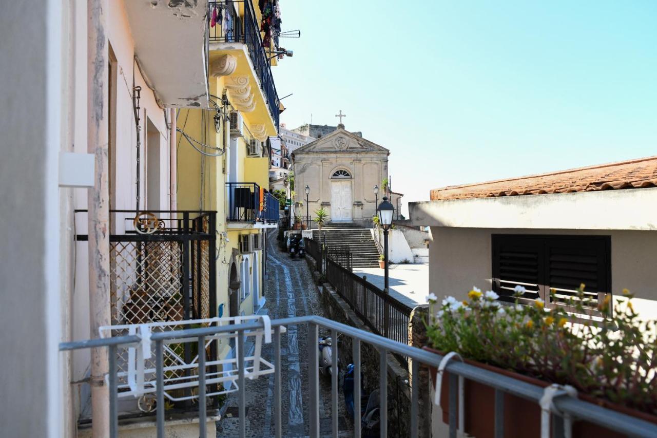 Signora Tita B&B Chianalea - Шилла Экстерьер фото